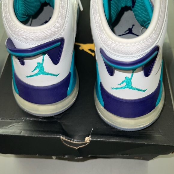 Jordan’s - Picture 7 of 7